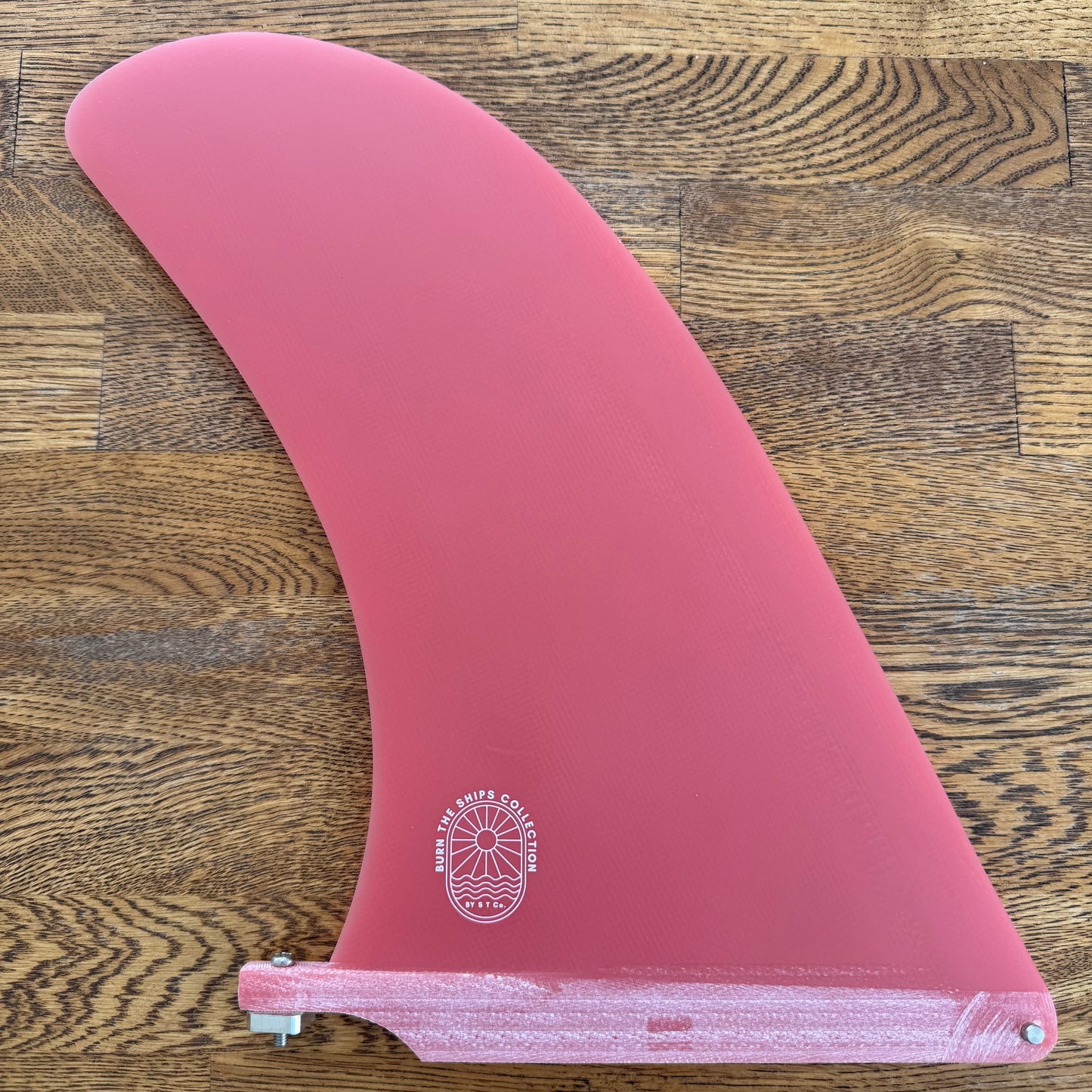 Classic longboard surfboard pivot fin