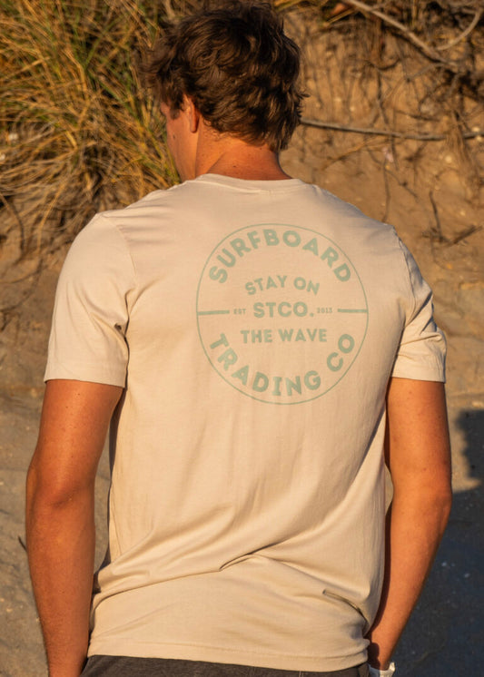 STCO Men’s Stay on the Wave Tee – Dust